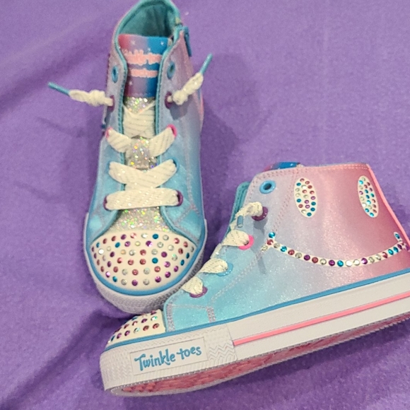 skechers smiley face sneakers